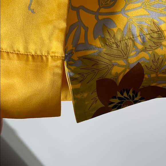 Soft Surroundings dandelion floral top PM - Picture 5 of 7